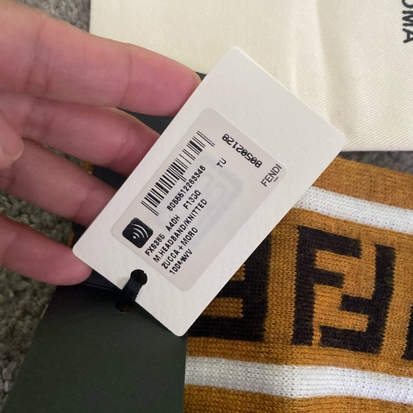 💰SOLD💰 Fendi wool headband - Picture 6 of 8